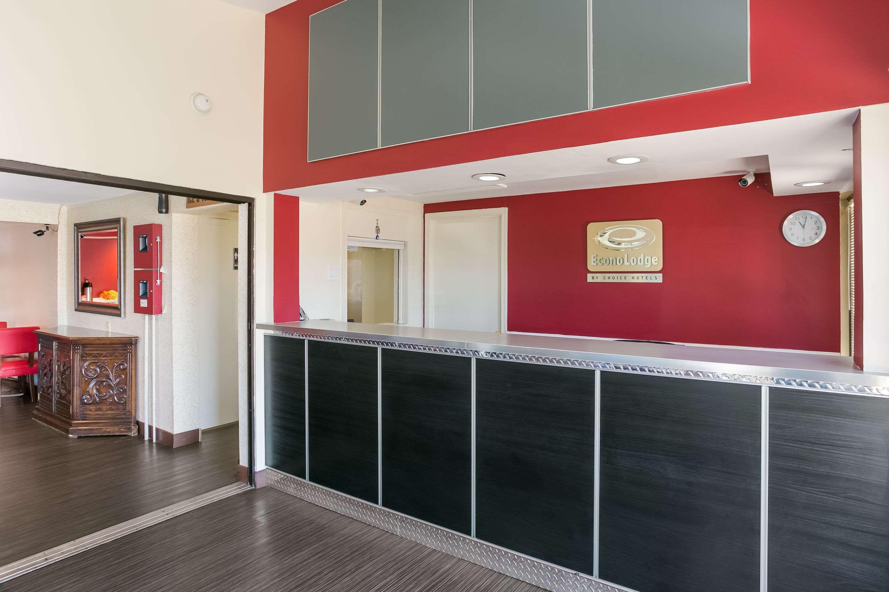 Econo Lodge Frederick I-70 Eksteriør billede