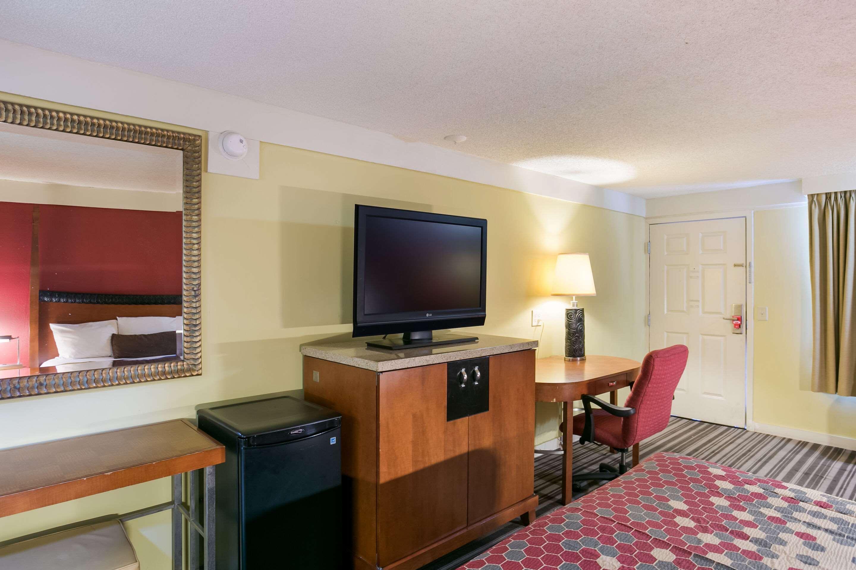 Econo Lodge Frederick I-70 Eksteriør billede